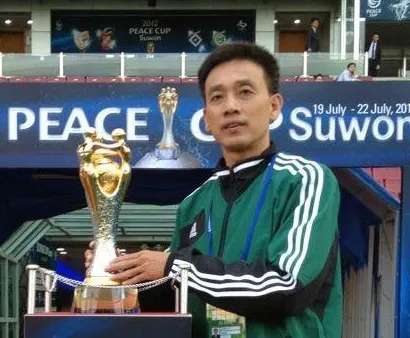 Hấp dẫn cuộc đua vào ghế “sếp” trọng tài ảnh 1