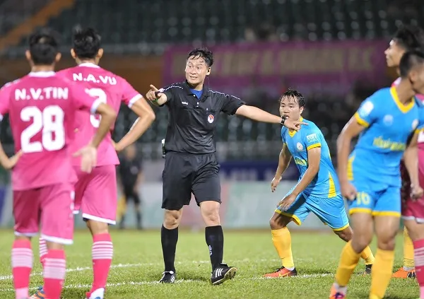 Vòng 8 V-League 2018 – CLB Sài Gòn để “vàng rơi” phút cuối ảnh 1