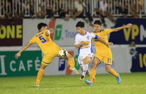 Vòng 10 V-League 2018: HA.GL trở lại mặt đất? ảnh 1