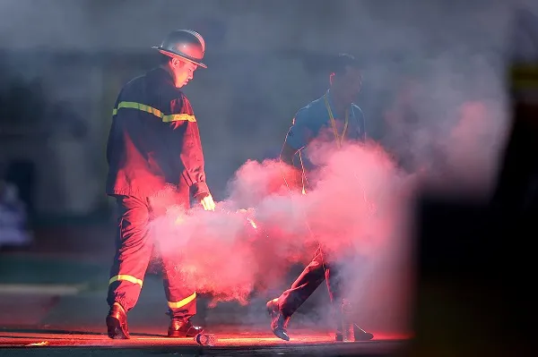 Hải Phòng lại bị đóng phạt vì Cổ động viên ảnh 1