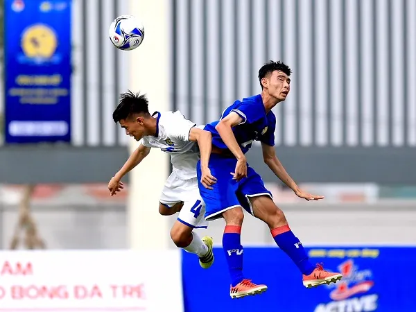 PVF (áo xanh) giành 3 điểm đầu tiên