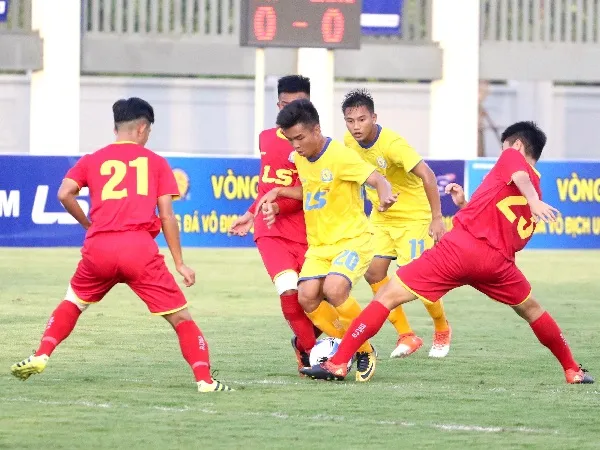 VCK giải U17 quốc gia - Cúp Thái Sơn Nam 2018, Chủ nhà khởi đầu thuận lợi ảnh 1