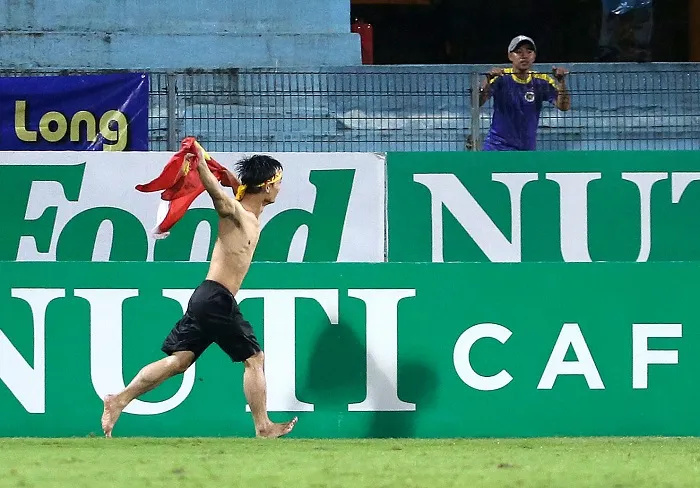 Thủ môn Lê Văn Hưng bị đình chỉ thi đấu 4 trận ảnh 3