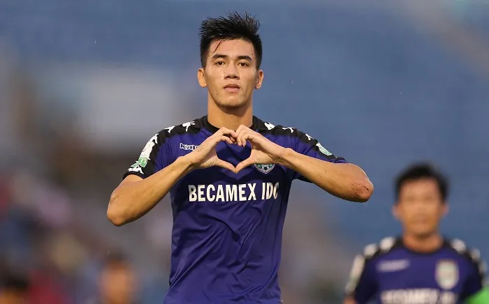 Tiến Linh tiếp tục bám sát Oseni và Toure trong cuộc đua Vua phá lưới. Ảnh: PHƯƠNG ANH