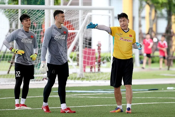 Quyết liệt cuộc cạnh tranh tìm vị trí ở U23 Việt Nam ảnh 1