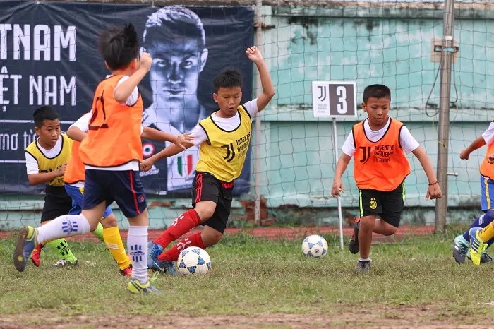 Các thí sinh trong phần kiểm tra năng khiếu. Ảnh: ANH TRẦN
