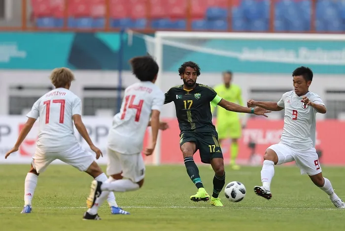 Nhật Bản (áo trắng) thắng dễ Pakistan. Ảnh: DŨNG PHƯƠNG