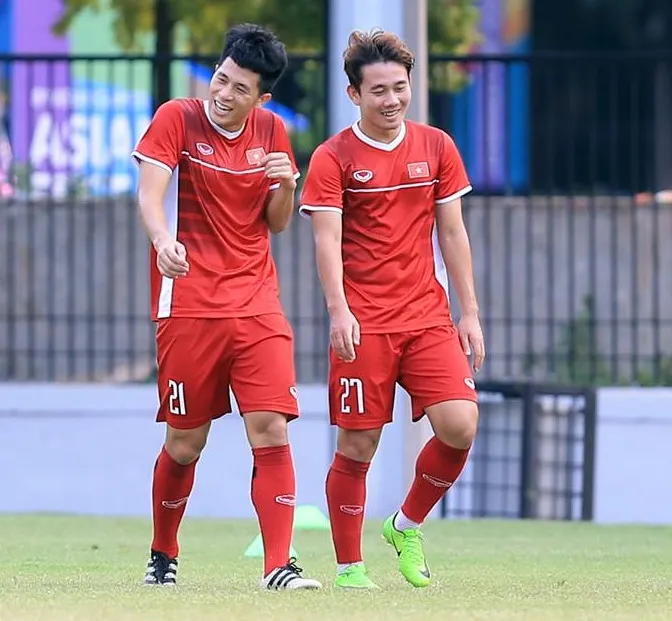 Olympic Việt Nam thư giãn trên sân tập ảnh 3