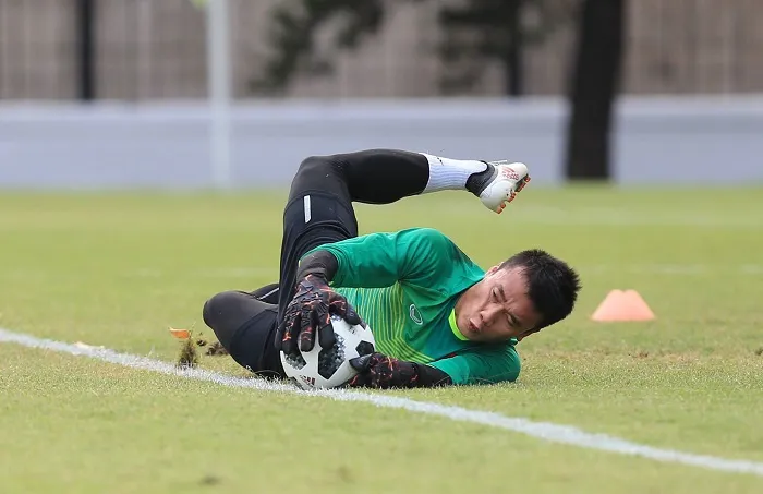 Olympic Việt Nam thư giãn trên sân tập ảnh 2