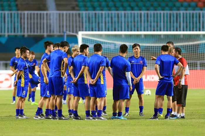 Thủ môn Bùi Tiến Dũng: "Chúng tôi sẽ hướng tới chiến thắng trong 90 phút" ảnh 1