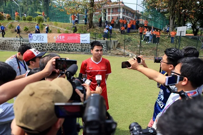 Tiền vệ Đức Huy