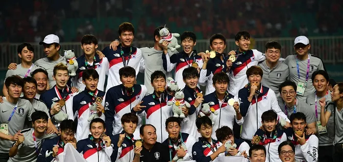 Hàn Quốc bảo vệ thành công tấm HCV bóng đá nam