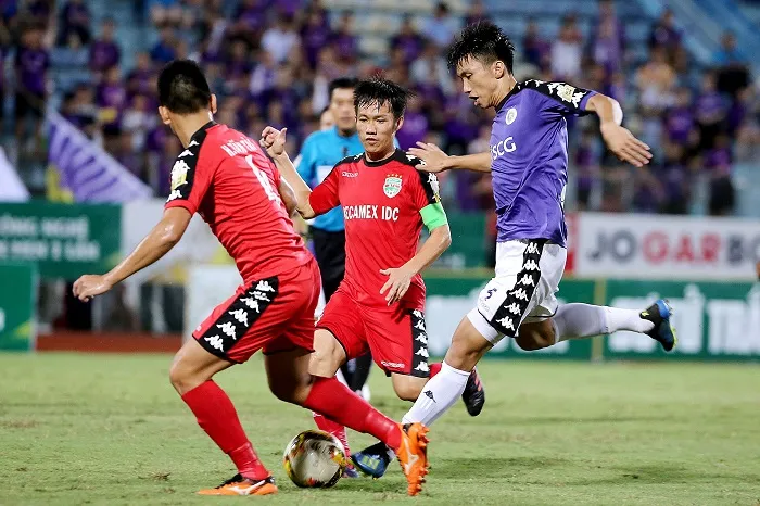 Ban điều hành giải sẽ sớm ấn định thời gian của trận Bình Dương - Hà Nội. Ảnh: MINH HOÀNG