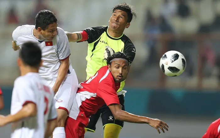 Đá với đội hình nào? ảnh 1