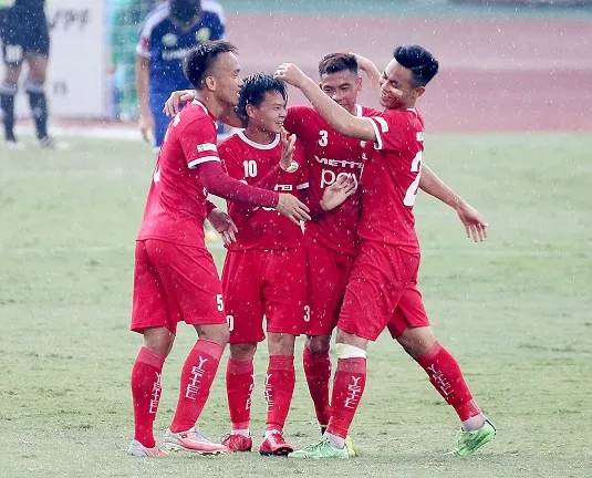 Viettel đến gần với cửa thăng hạng. Ảnh: MINH HOÀNG