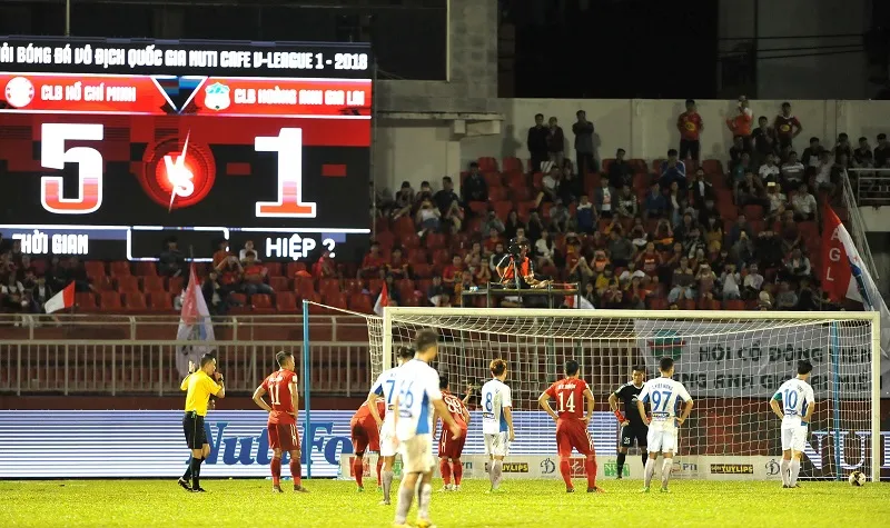 Những trụ cột thi đấu quá nhiều trong thời gian qua làm cho HA.GL bị quá tải. Ảnh: NGUYỄN NHÂN