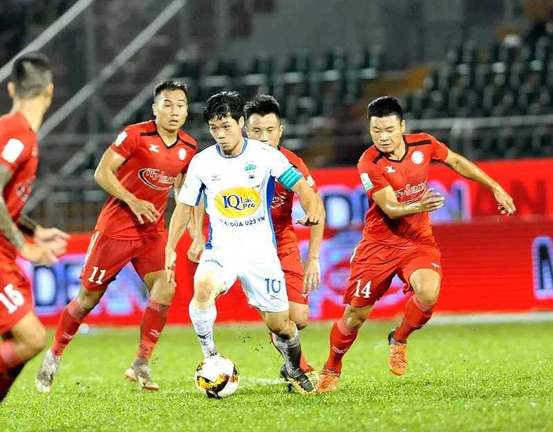 HA.GL sa sút nhanh từ đầu giai đoạn 2. Ảnh: NGUYỄN NHÂN