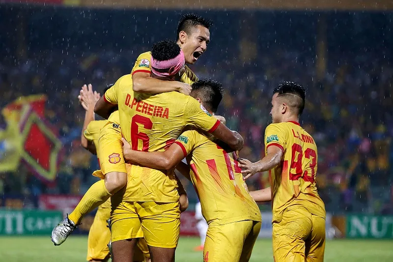 Kịch bản nào cho đoạn kết Nuti Cafe V-League 2018? ảnh 2