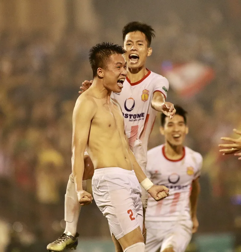Quốc Thiện Esele tỏa sáng, Nam Định trụ hạng thành công ảnh 3