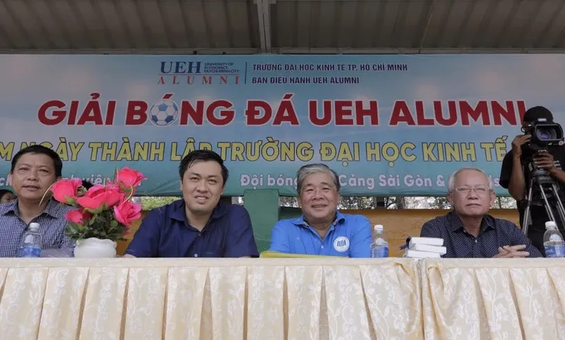 Giải bóng đá chào mừng 42 năm thành lập Trường Đại học Kinh tế TPHCM ảnh 2