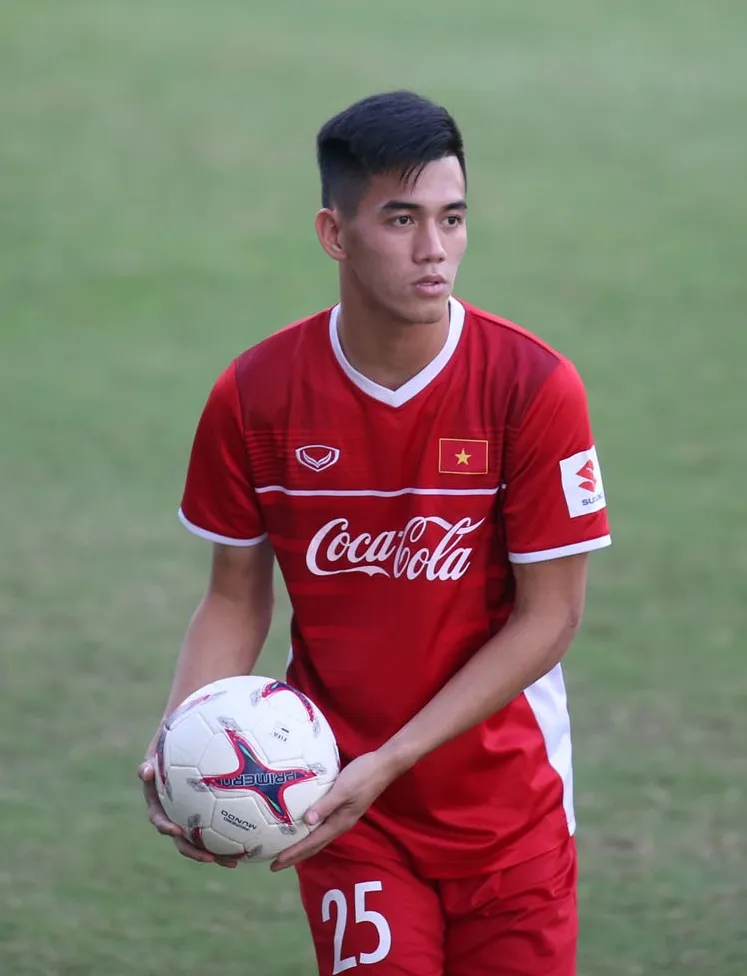 Tiến Linh tự tin cạnh tranh vị trí với Công Phượng ảnh 1