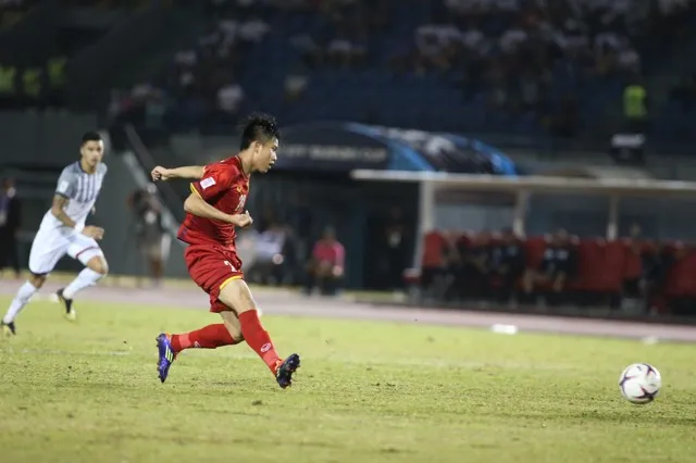 Văn Đức trong tình huống ghi bàn nâng tỷ số 2-0. Ảnh: MINH HOÀNG