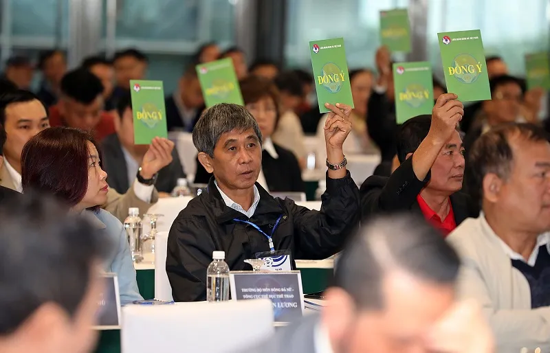 Hai cựu trọng tài Dương Văn Hiền và Võ Minh Trí được bầu vào Ban chấp hành ảnh 1