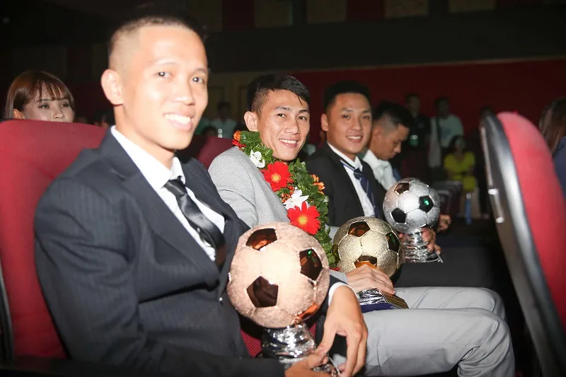 Quả bóng vàng futsal Vũ Quốc Hưng: “Chưa bao giờ hài lòng với bản thân” ảnh 1