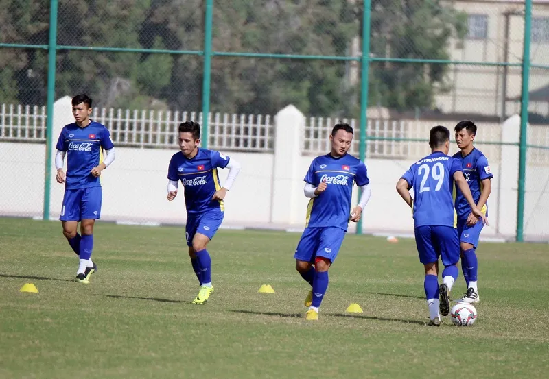 Văn Toàn và Trọng Hoàng hy vọng góp mặt trong trận gặp Iraq ảnh 3