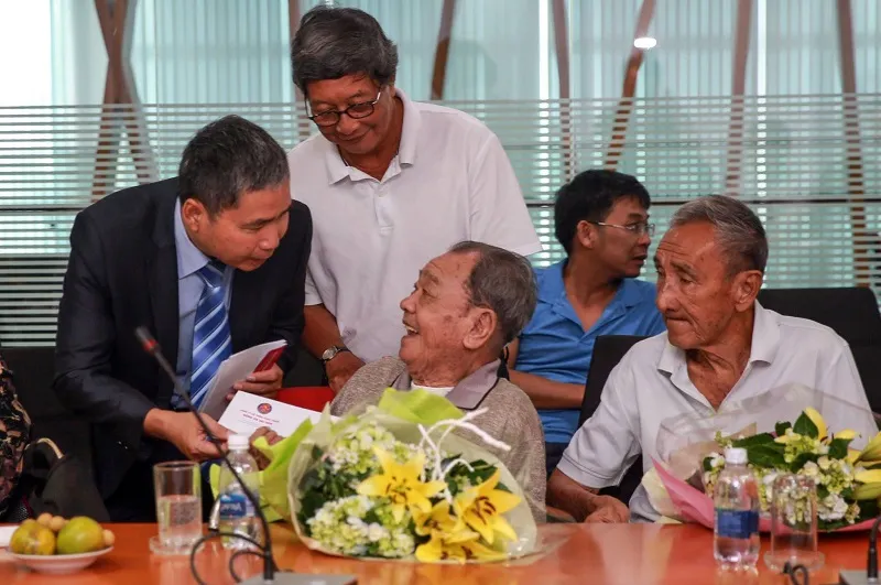 Chương trình thăm hỏi, tặng quà Tết cho các cựu tuyển thủ ảnh 7