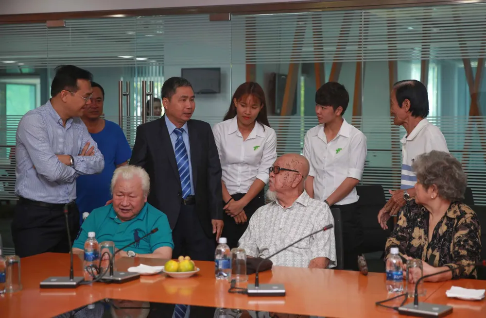 Chương trình thăm hỏi, tặng quà Tết cho các cựu tuyển thủ ảnh 4