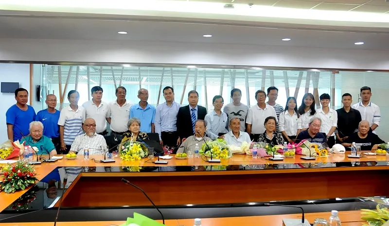 Chương trình thăm hỏi, tặng quà Tết cho các cựu tuyển thủ ảnh 10