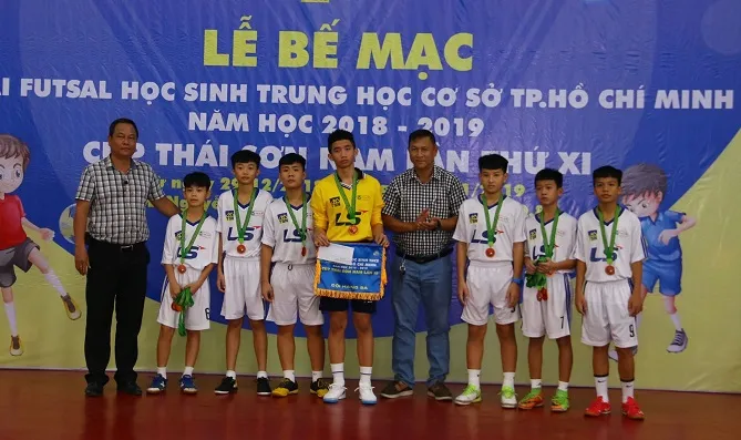 Trường Nguyễn Thị Định vô địch giải futsal học sinh THCS TPHCM 2018-2019 ảnh 1