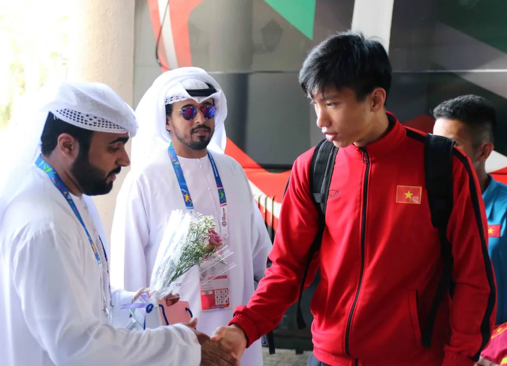 Đội tuyển Việt Nam đến Al Ain, chuẩn bị cho trận gặp Yemen ảnh 1