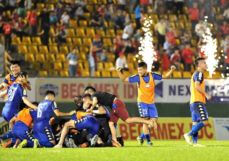 Becamex Bình Dương tiếp tục đặt niềm tin vào dàn cầu thủ trẻ. Ảnh: NGUYỄN NHÂN