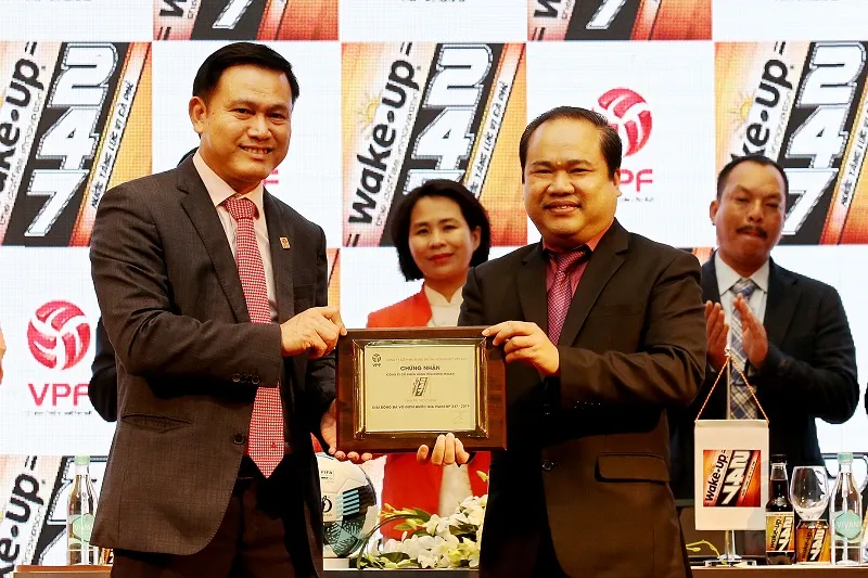 VPF ra mắt nhà tài trợ Wake Up 247 V-League 2019 ảnh 1