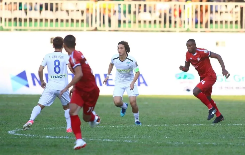 HA.GL -CLB TPHCM 1-2: Đội bóng phố Núi trắng tay trên sân nhà ảnh 4