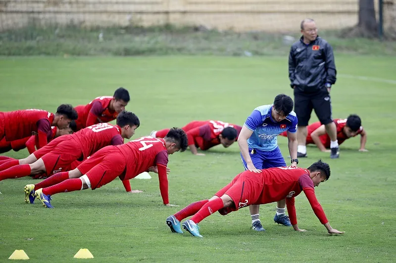 Các cầu thủ của Hà Nội đã lên tuyển trong buổi tập sáng 7-3. Ảnh: MINH HOÀNG