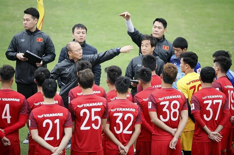 Ông Paek đã chốt danh sách đợt 1. Ảnh: MINH HOÀNG