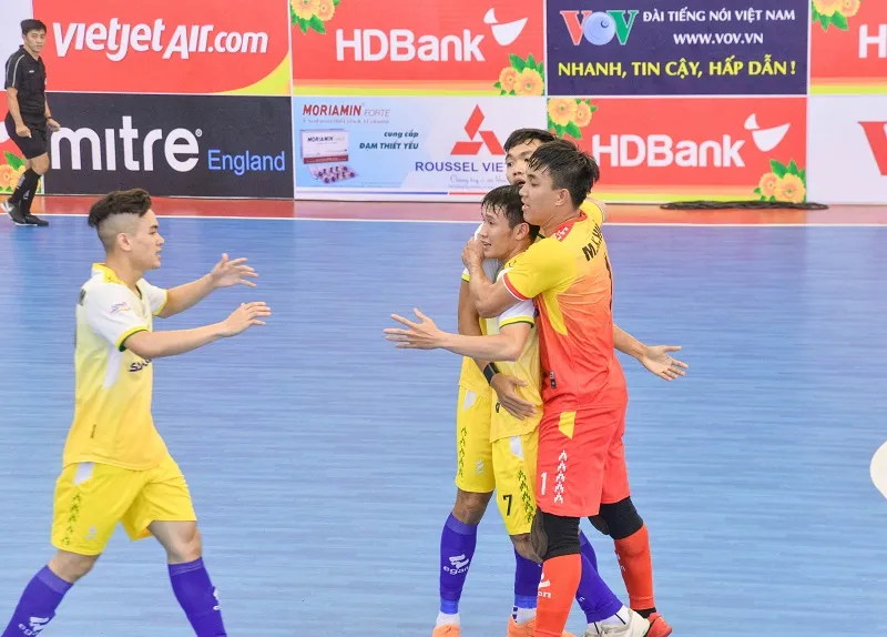 Sahako bứt đi ở ngôi đầu bảng với 15 điểm. Ảnh: Anh Trần