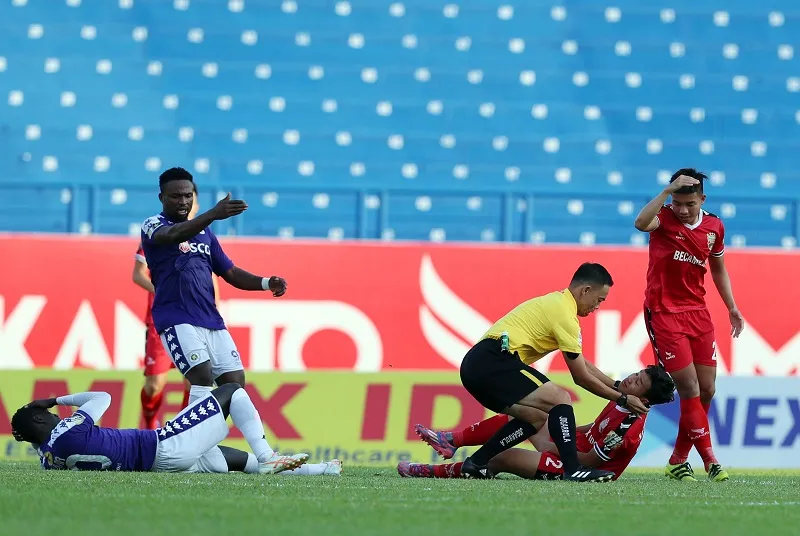 Cầu thủ Nguyễn Hùng Thiện Đức được chuyển đến bệnh viện 115 (TPHCM) ảnh 2