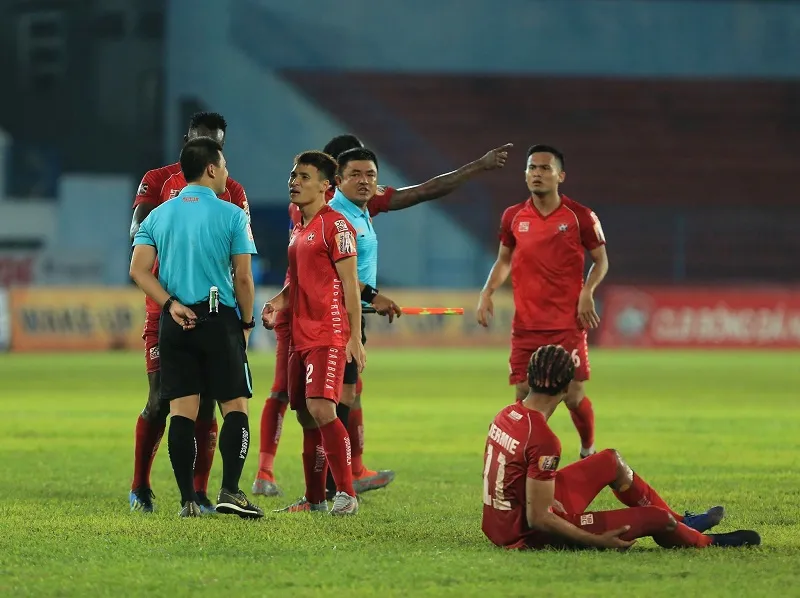 CLB Hải Phòng tiếp tục bị phạt ảnh 1