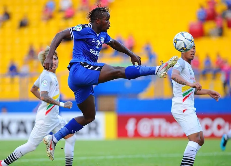 B.Bình Dương đang "thấm đòn" khi đá ở nhiều mặt trận cùng lúc. Ảnh: DŨNG PHƯƠNG