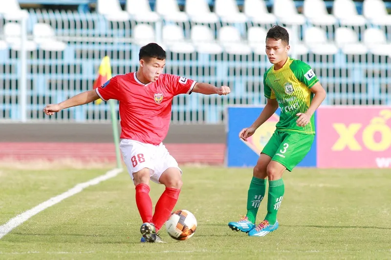 Hà Tĩnh có chiến thắng dễ dàng trên sân Cần Thơ. Ảnh: DƯƠNG THU