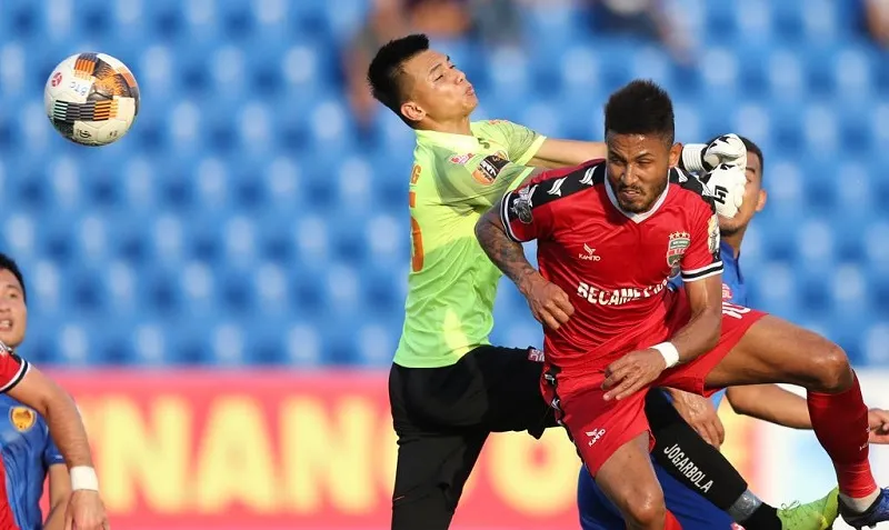 Wander Luiz ghi bàn gỡ hòa cho B.Bình Dương. Ảnh: DŨNG PHƯƠNG