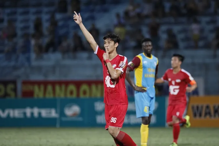 Tân binh Viettel chặn đà hồi sinh của Khánh Hòa ảnh 1