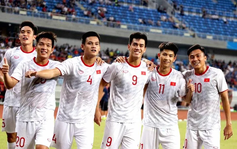 Các cầu thủ U22 Việt Nam tỏa sáng trong cuộc so tài cùng U22 Trung Quốc. Ảnh: Đoàn Nhật