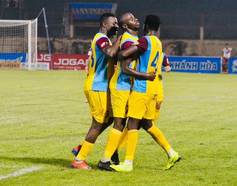 Thắng Nam Định 3-0, Khánh Hòa hồi sinh ngoạn mục ảnh 2