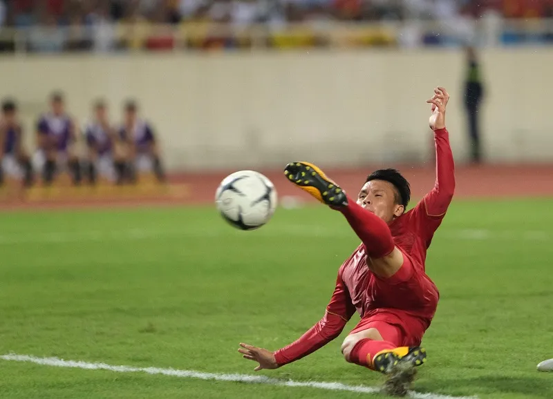 (Trực tiếp) Việt Nam - Malaysia 1-0: Quả bóng vàng VN 2018 đóng vai người hùng ảnh 4