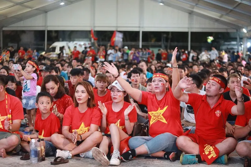 (Trực tiếp) Việt Nam - Malaysia 1-0: Quả bóng vàng VN 2018 đóng vai người hùng ảnh 2